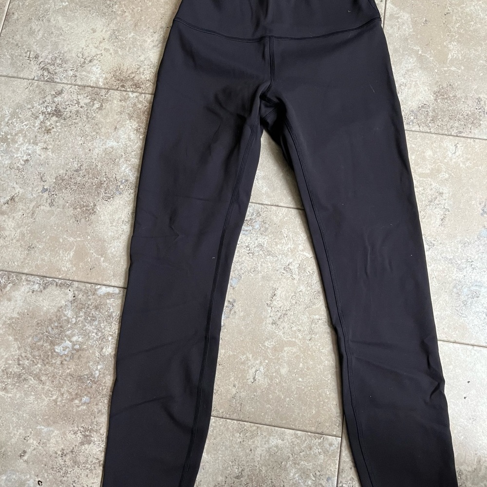 LULULEMON - Picture 2 of 4